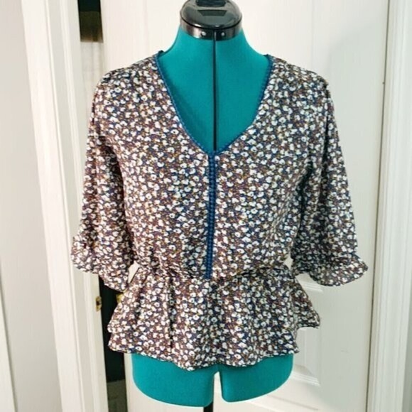 Sienna Sky NWT Floral Peplum Lightweight Short Sleeve Casual Summer Blouse - Picture 1 of 13